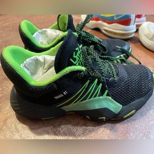 Adidas Donovan Mitchell DON Issue Number 1 Kids 1Y. Gently Used.